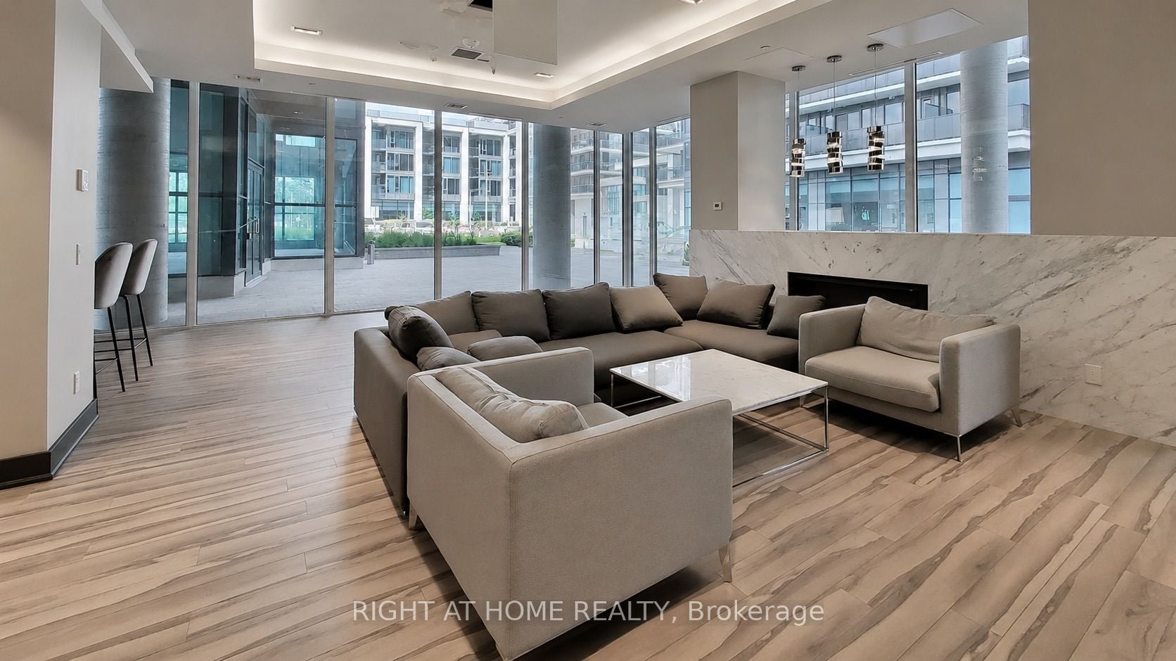 Additional image 4 of 1010-9816 Yonge Street, Richmond Hill, ON, L4C 0X5