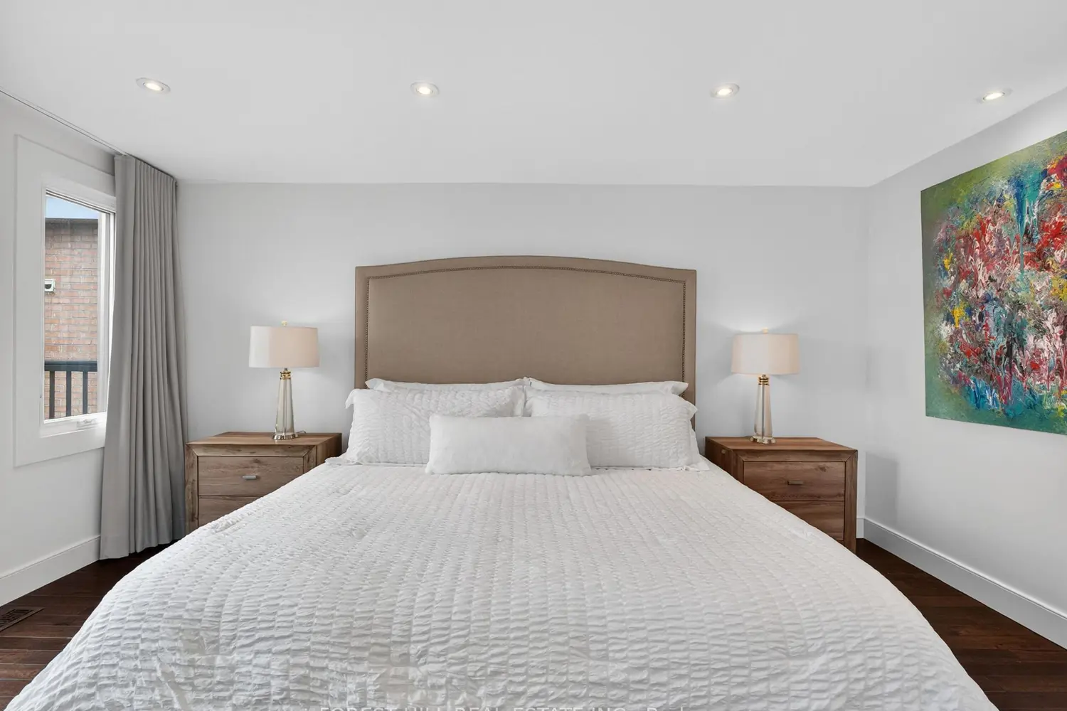 1045 Dovercourt Road photo 4