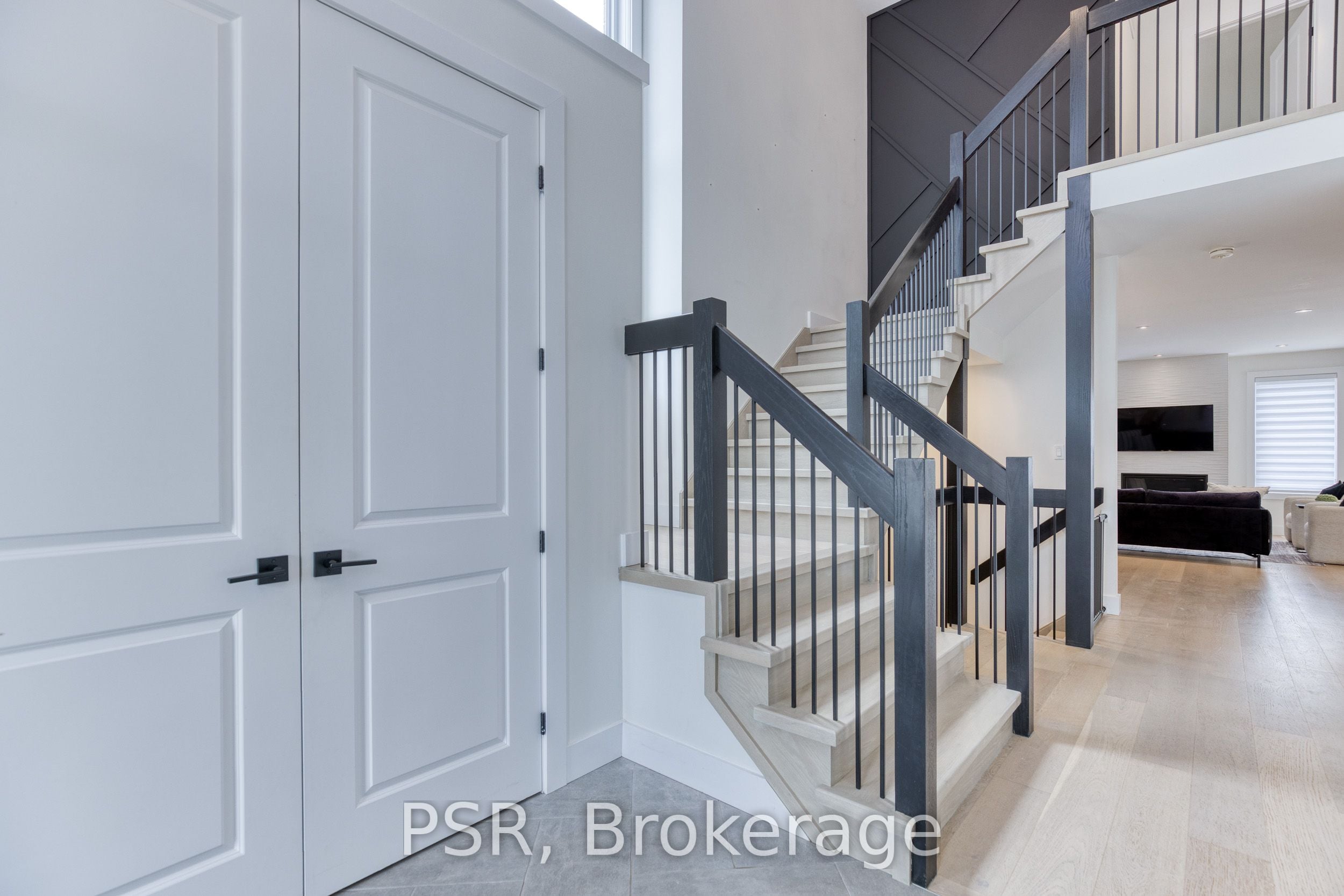 Additional image 2 of 577 Doonwoods Crescent, Kitchener, ON, N2P 0E5