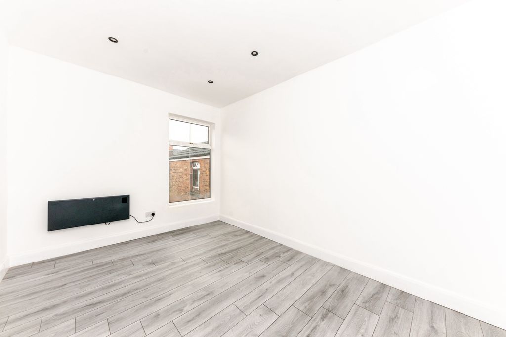 Additional image 6 of 1 bed property for saleCromwell Road, Grimsby DN31