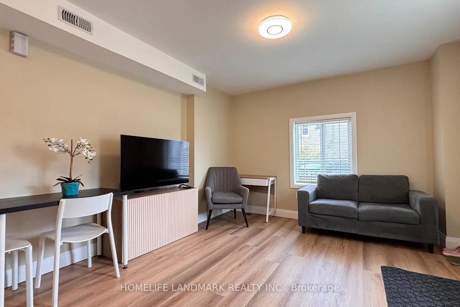 Additional image 4 of 122 Courtland Avenue 1