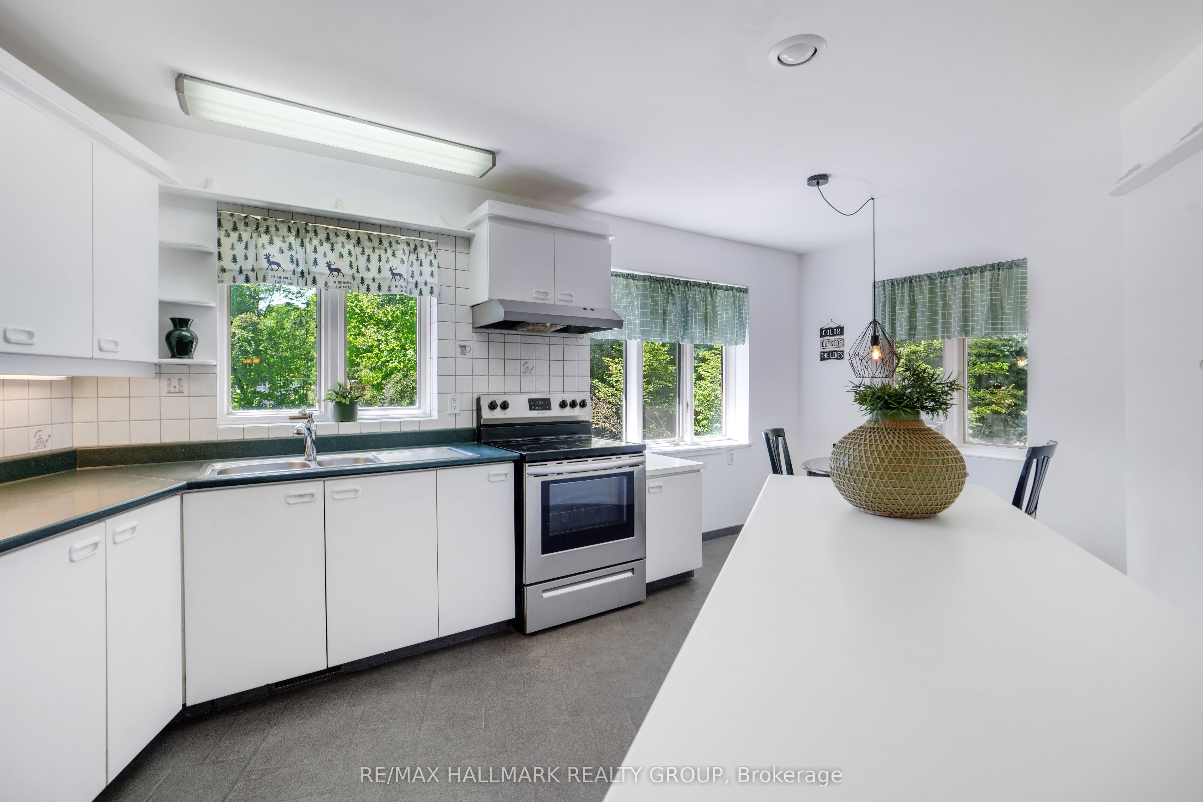 Additional image 6 of 10 Coxford Street, Ottawa, ON, K1J 6J6