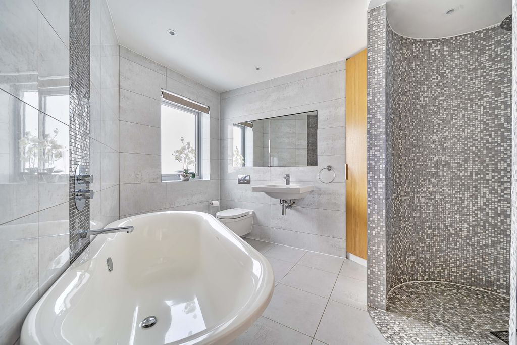 Additional image 11 of 4 bed flat for saleHeadland Road, Newquay, Cornwall TR7