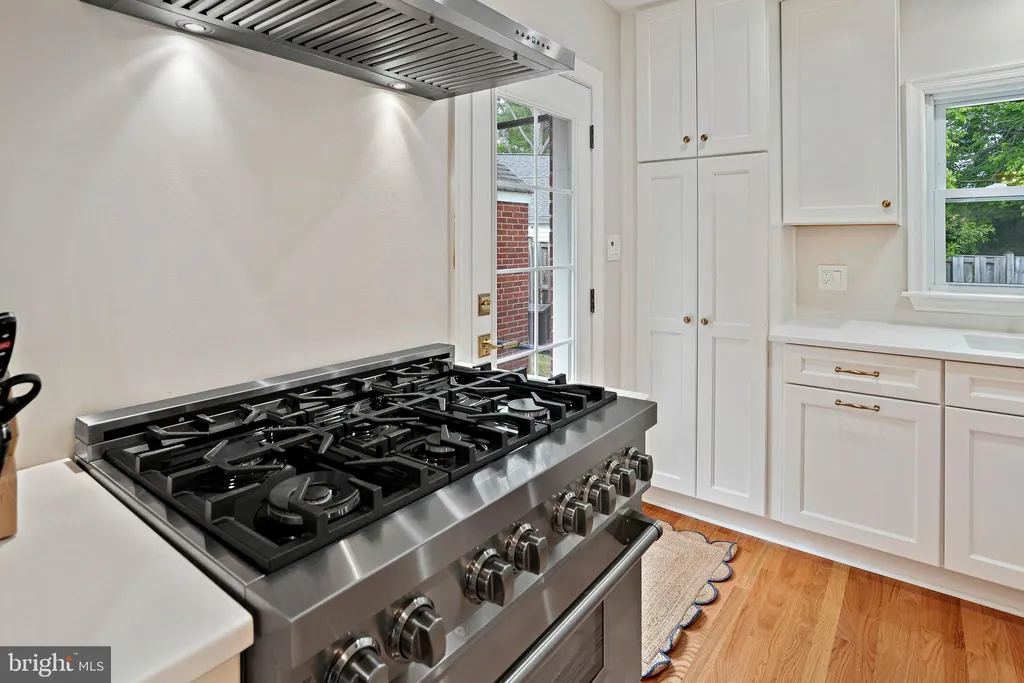Additional image 16 of 3305 Chestnut Street NW, Washington, DC 20015