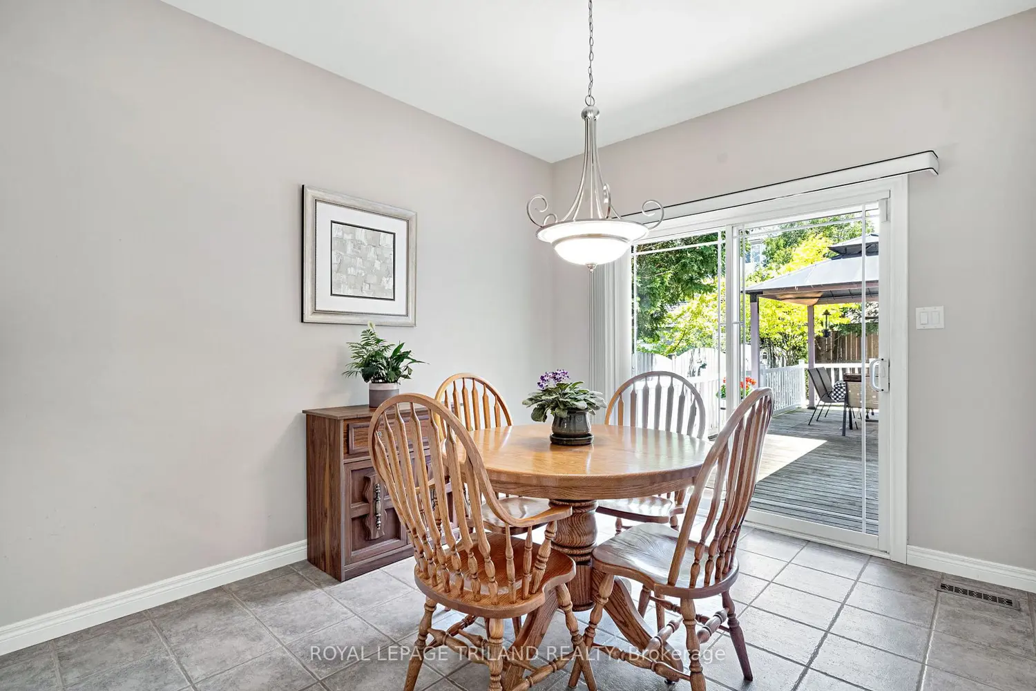 Additional image 6 of 998 Gabor Street
