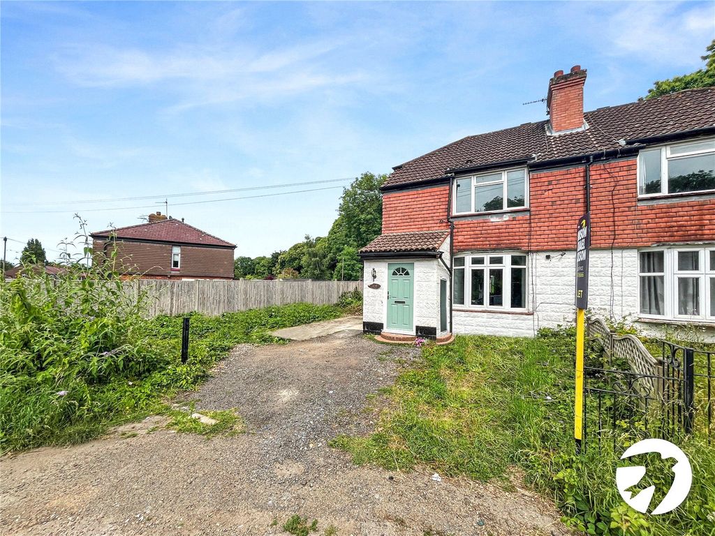 3 bed semi-detached house for saleCamp Way, Maidstone, Kent ME15