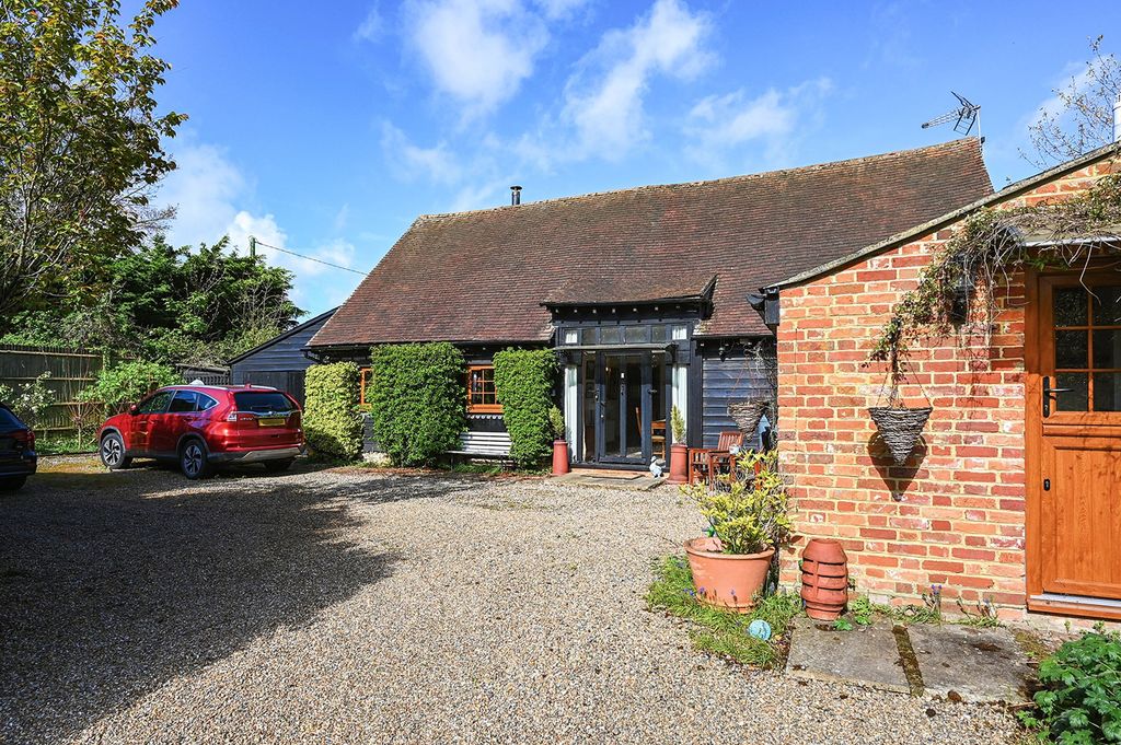 3 bed detached house for saleThe Street, Mersham TN25