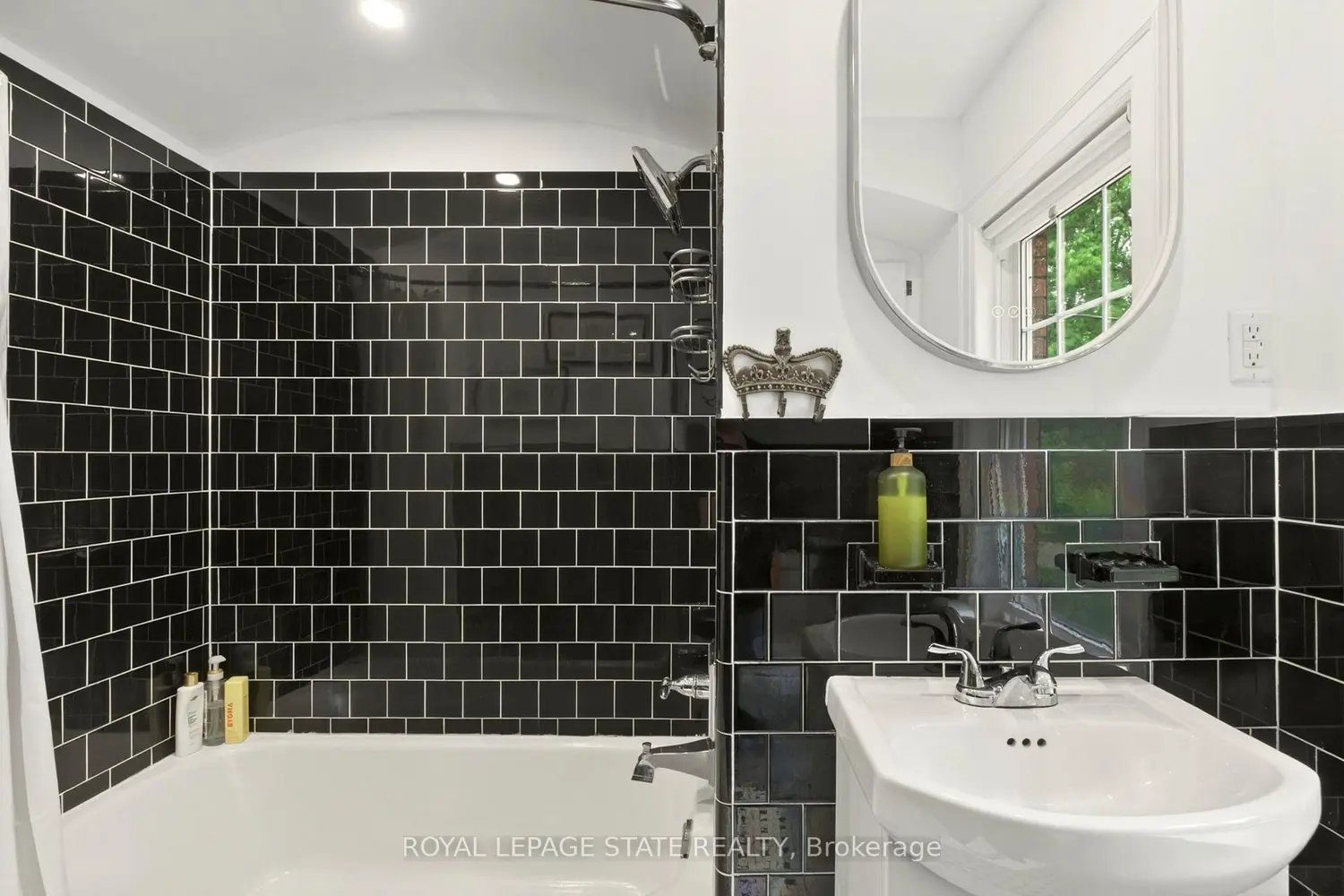 Additional image 18 of 13 Tweedsmuir Avenue