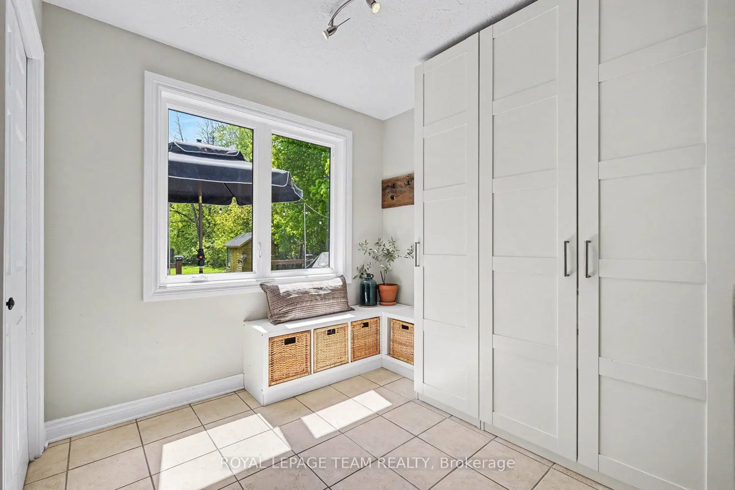 102 Strachan Street photo 5