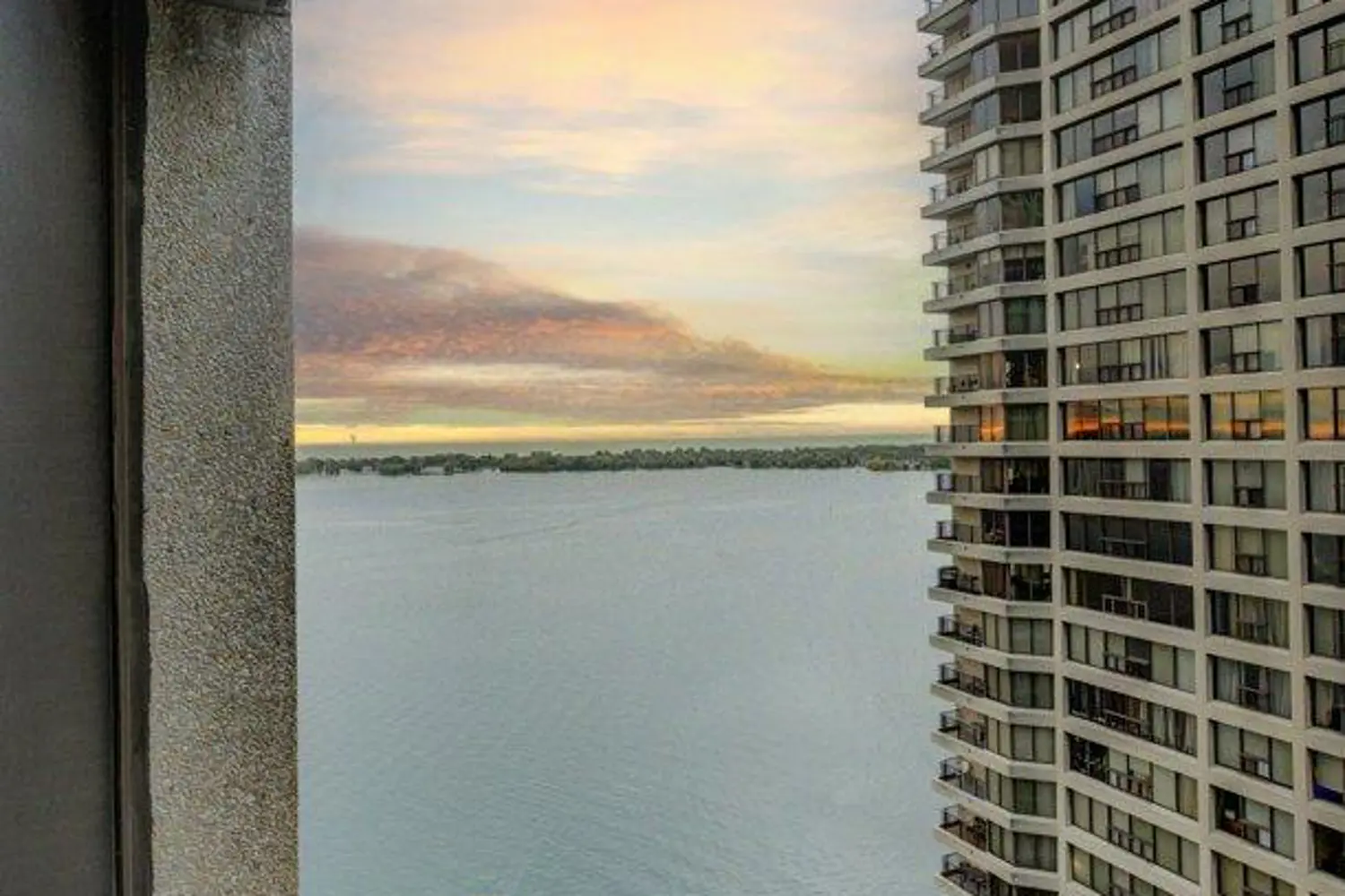 33 Harbour Square 2409 photo 3