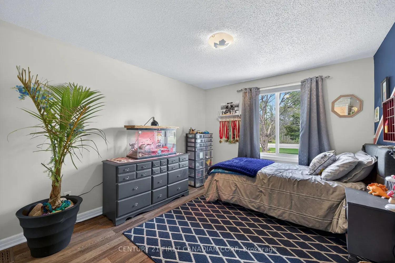 Additional image 9 of 10383 Ilderton Road