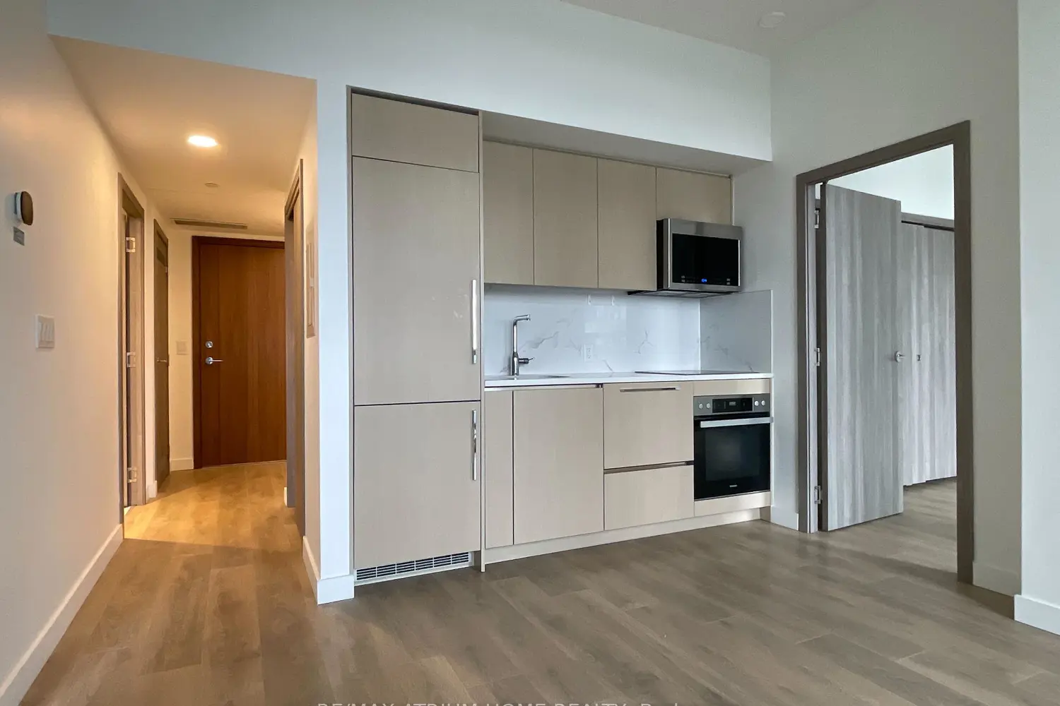 38 Widmer Street 2208 photo 2