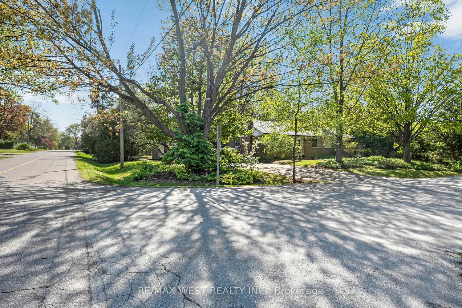 Additional image 9 of 1610 Magenta Court