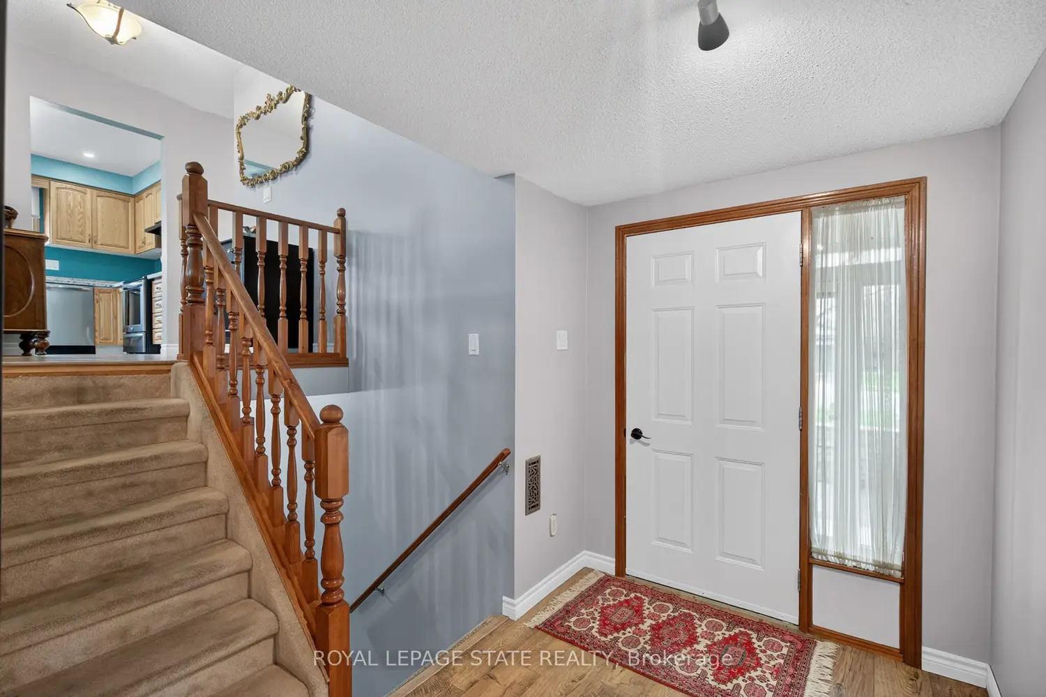 328 Maccrae Drive photo 5