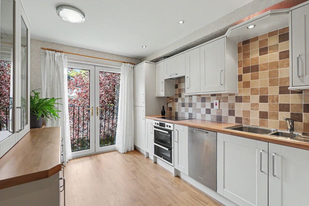 Additional image 9 of 2 bed flat for saleBeechwood Gardens, Stirling FK8