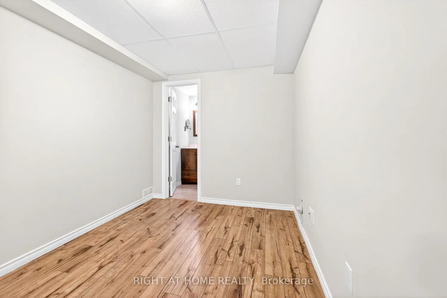 Additional image 12 of 32 Woodburn Avenue