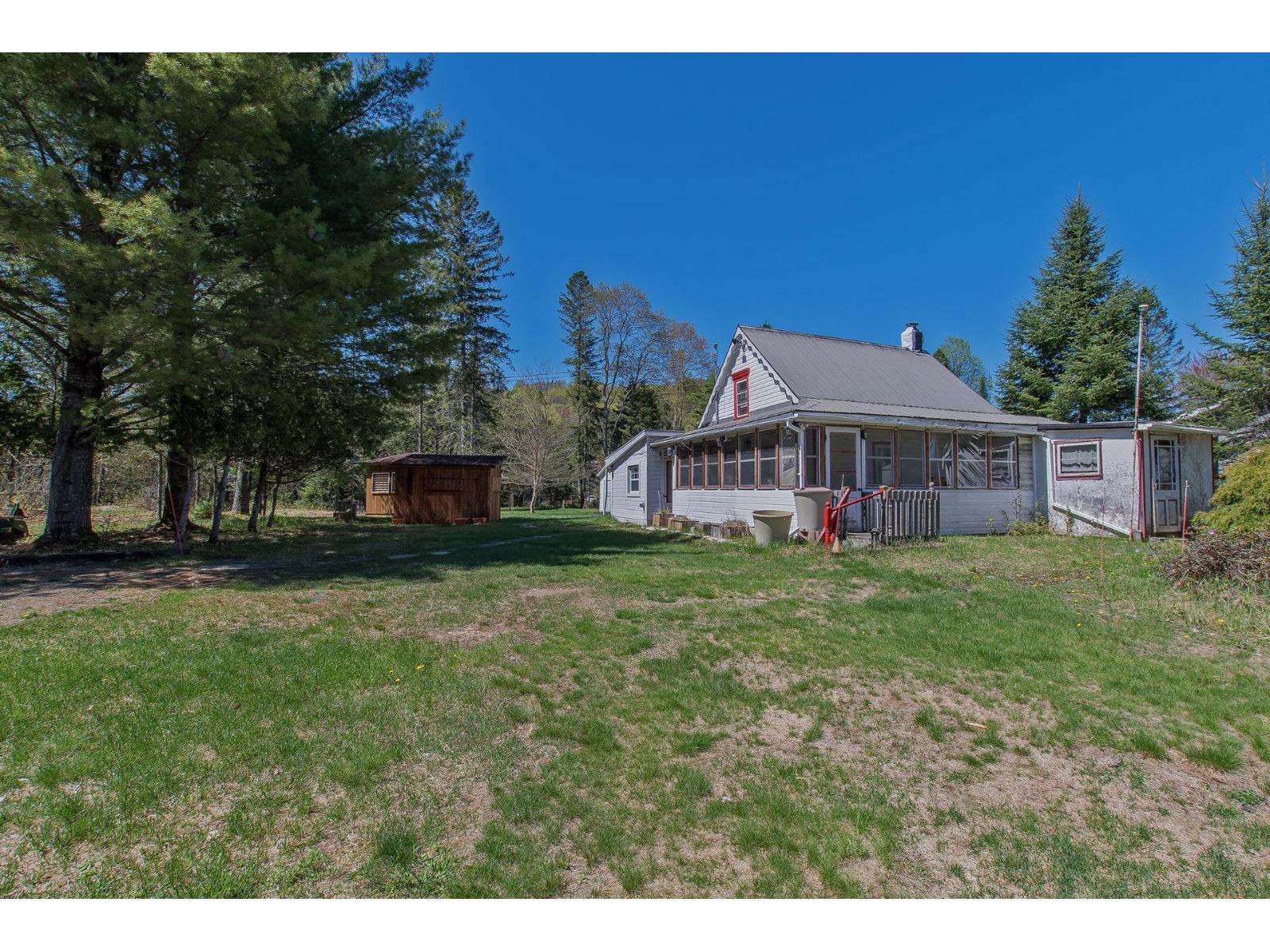 2283 Rue Deschamps