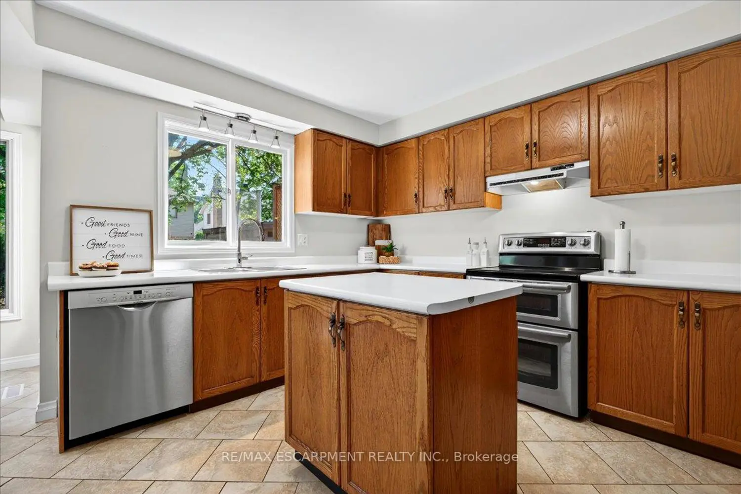 Additional image 6 of 799 Hawkins Crescent
