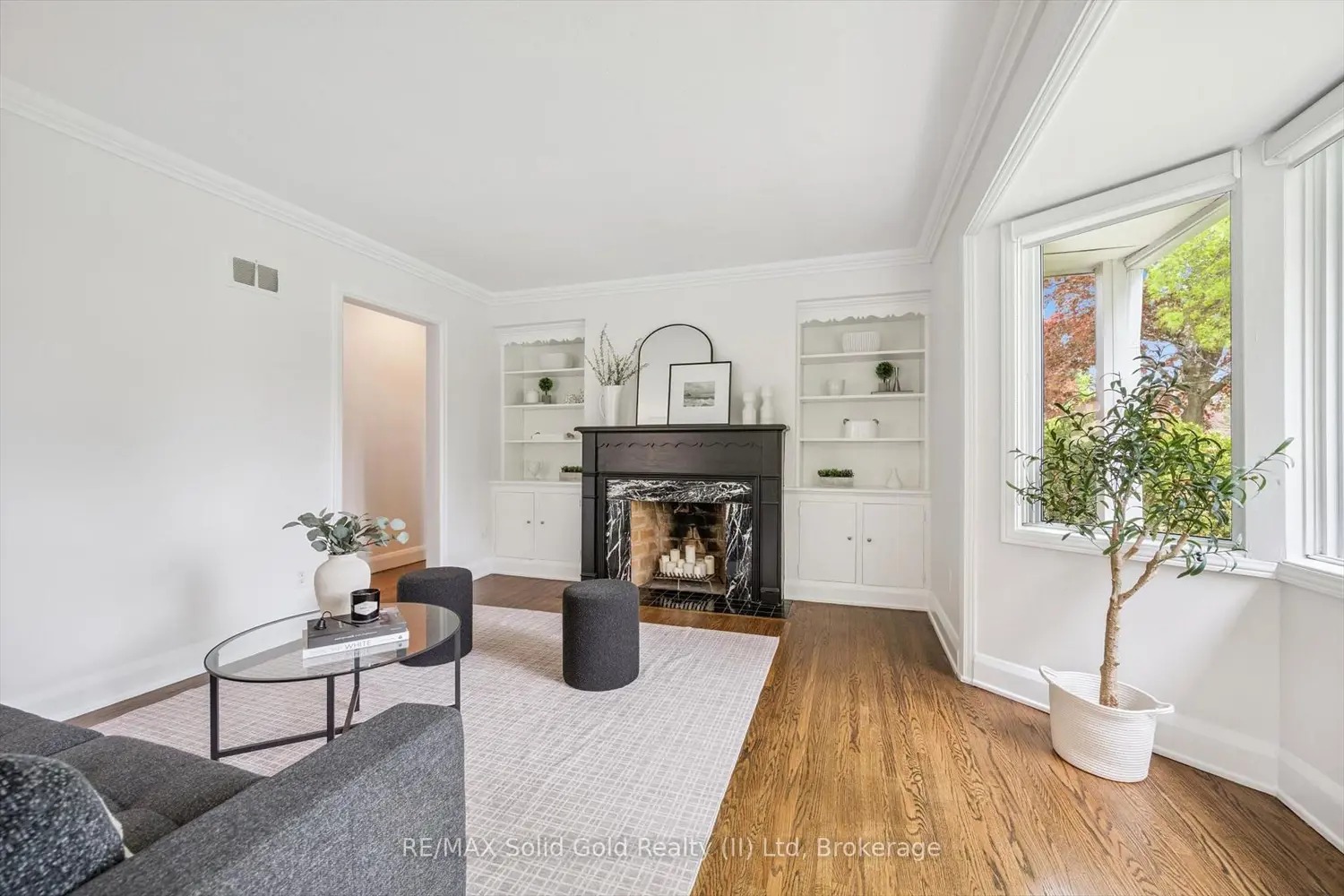 186 Forsyth Drive photo 2