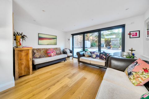 Cambridge Road North, Chiswick, London W4