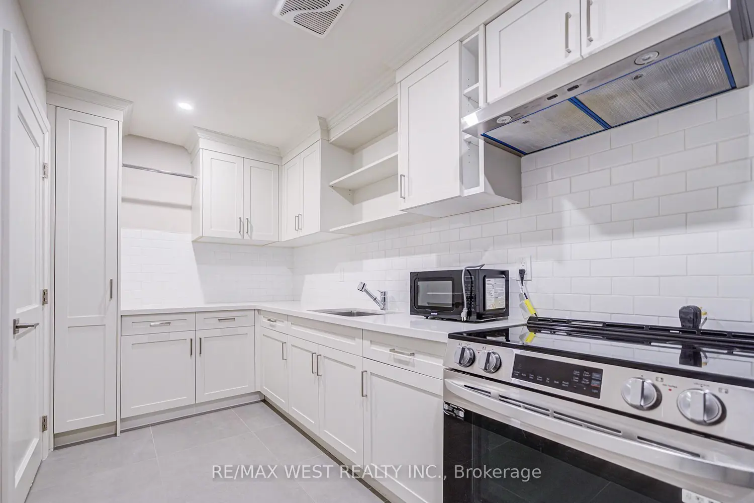 Additional image 18 of 2194 Haygate Crescent