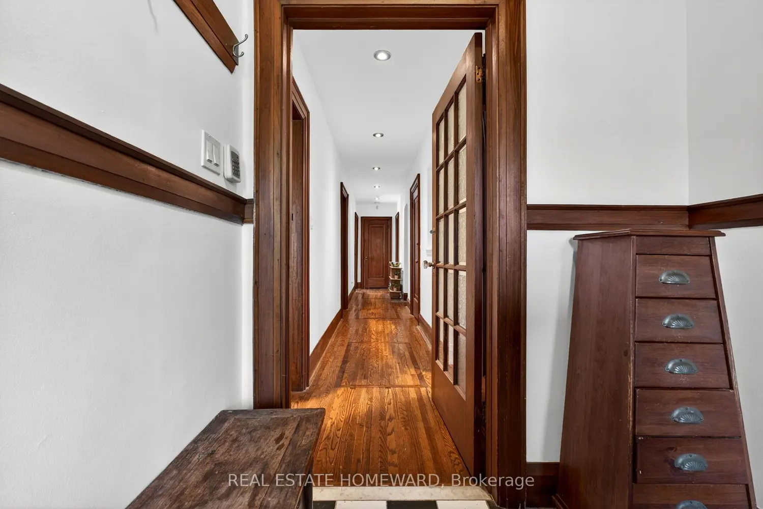 128 Glen Manor Drive photo 4