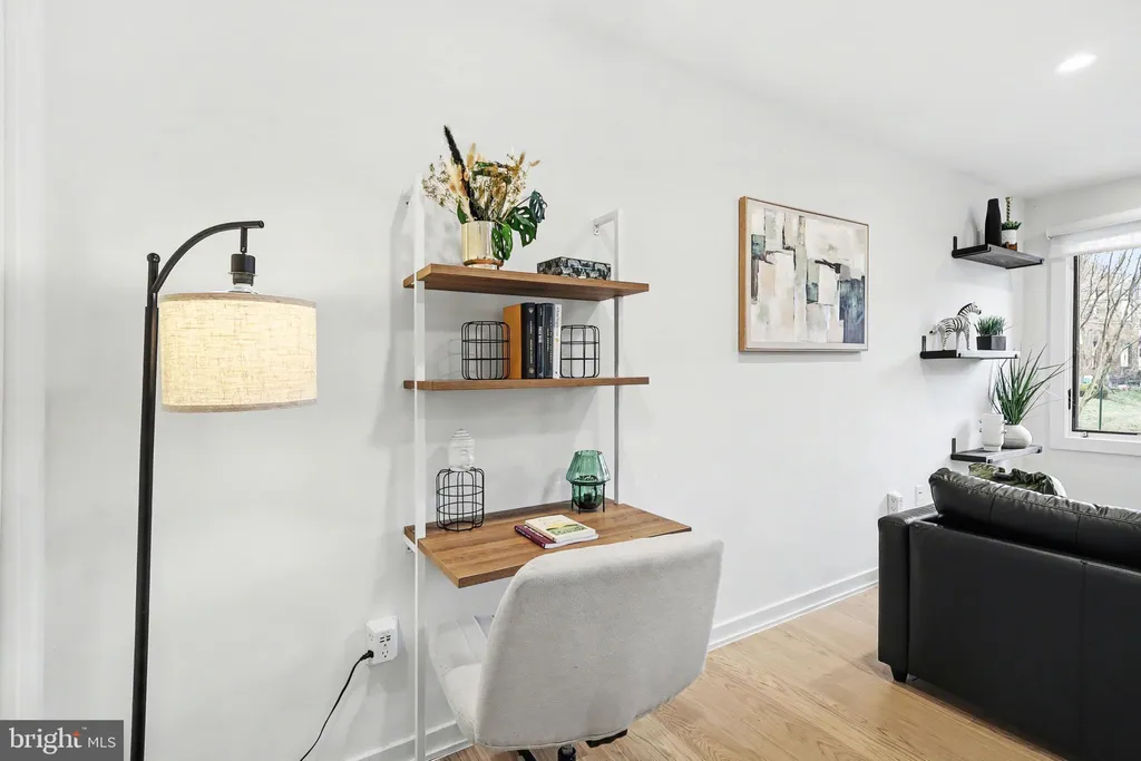 Additional image 11 of 2216 40th Place NW Unit 4, Washington, DC 20007