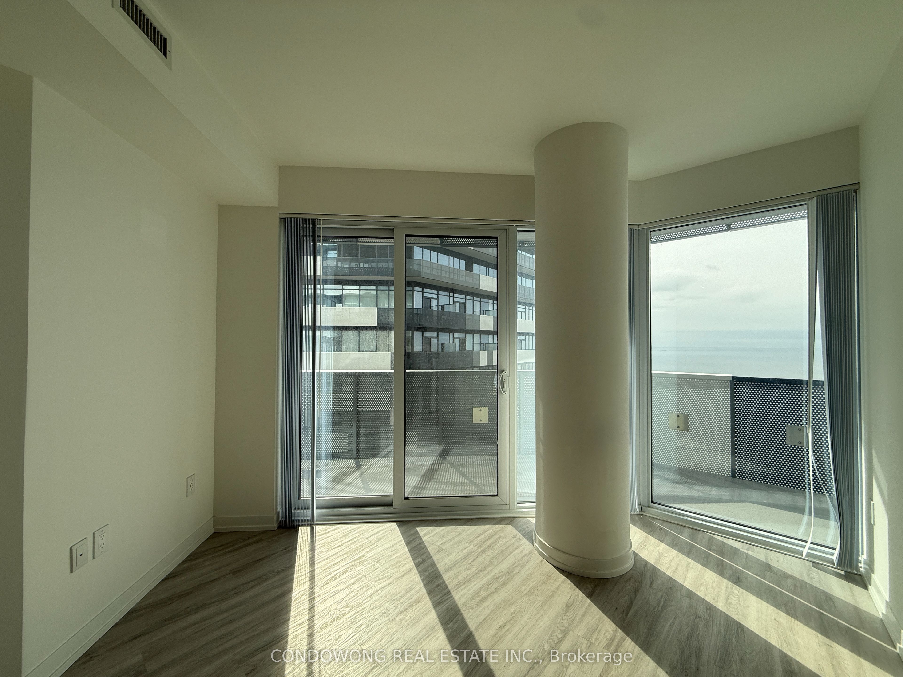 Additional image 3 of 7509-55 Cooper Street, Toronto, ON, M5E 0G1