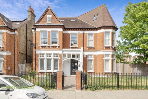 Wavertree Road, London SW2