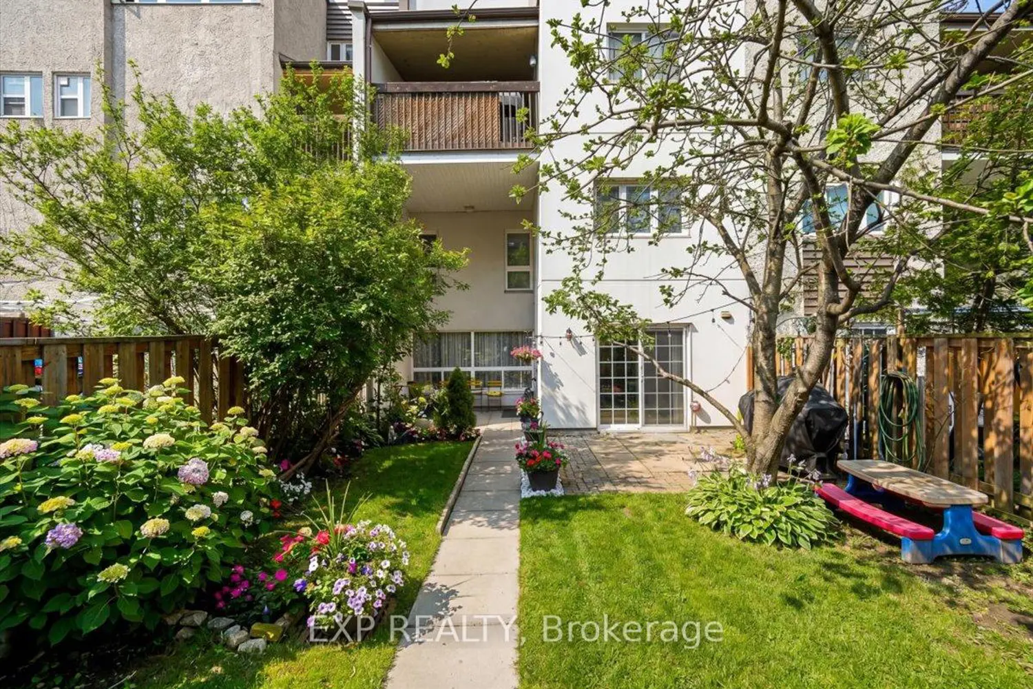 Additional image 17 of 1055 Dundas Street 167