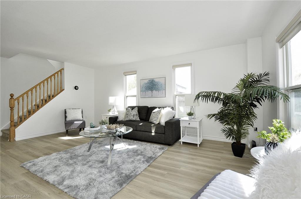 Additional image 2 of 32 Kroeger Crescent, Cambridge, ON, N3C 4J7