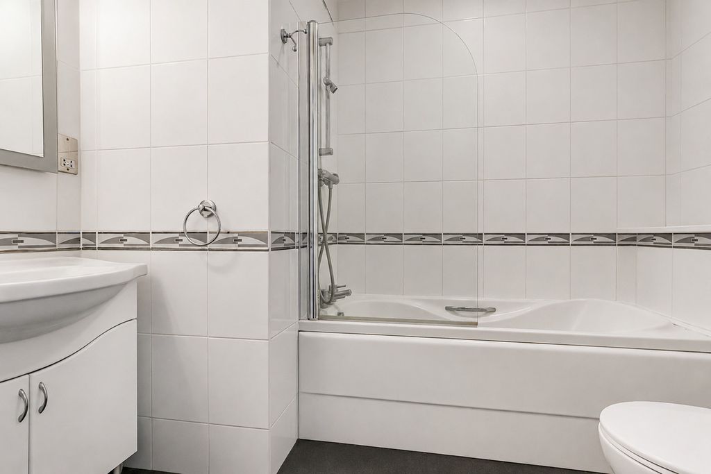 Additional image 17 of 4 bed flat for saleSandbanks Road, Poole BH14