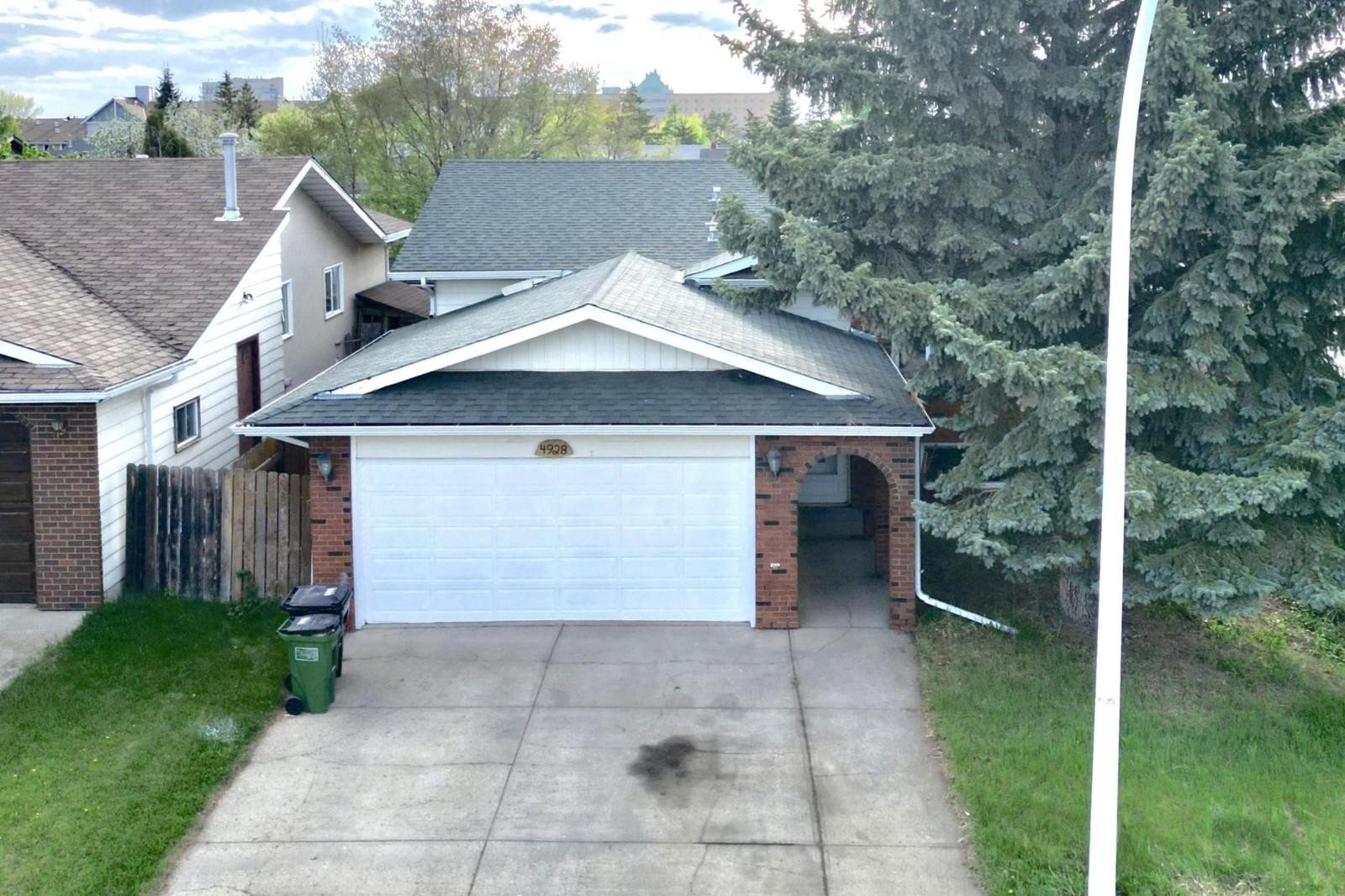 Additional image 8 of 4928 31 Avenue NW, Edmonton, AB, T6L5H6