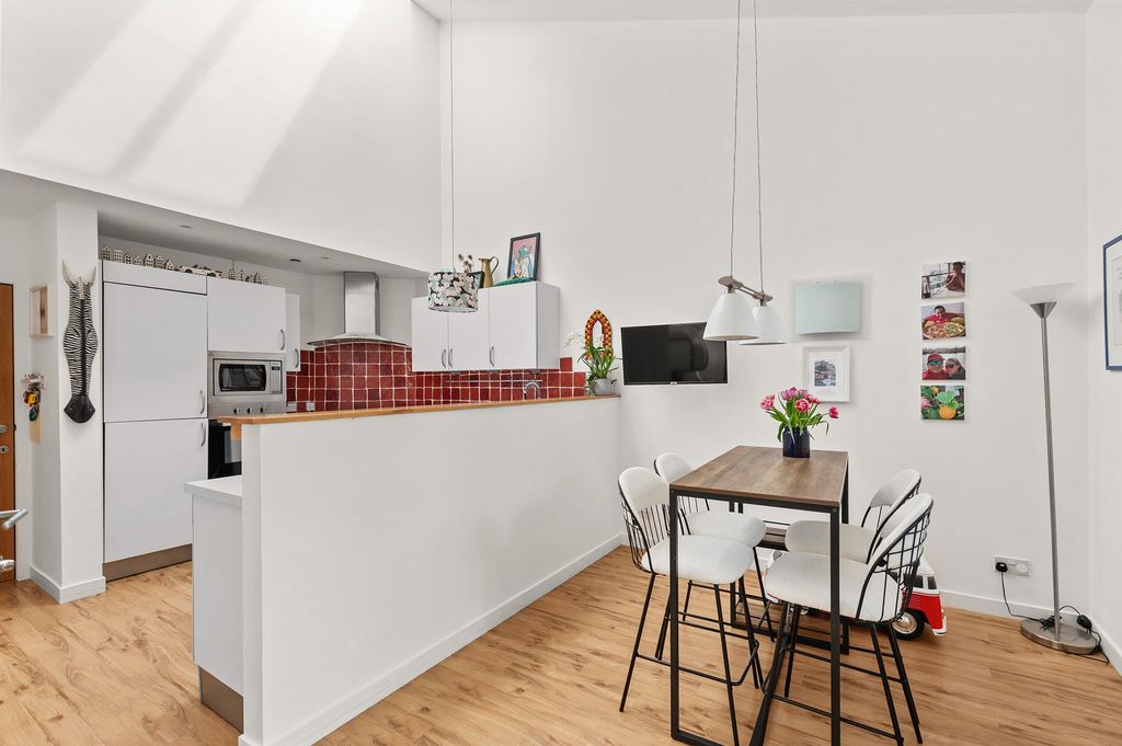 Additional image 3 of 3 bed maisonette for saleKilbryde Crescent, Dunblane FK15