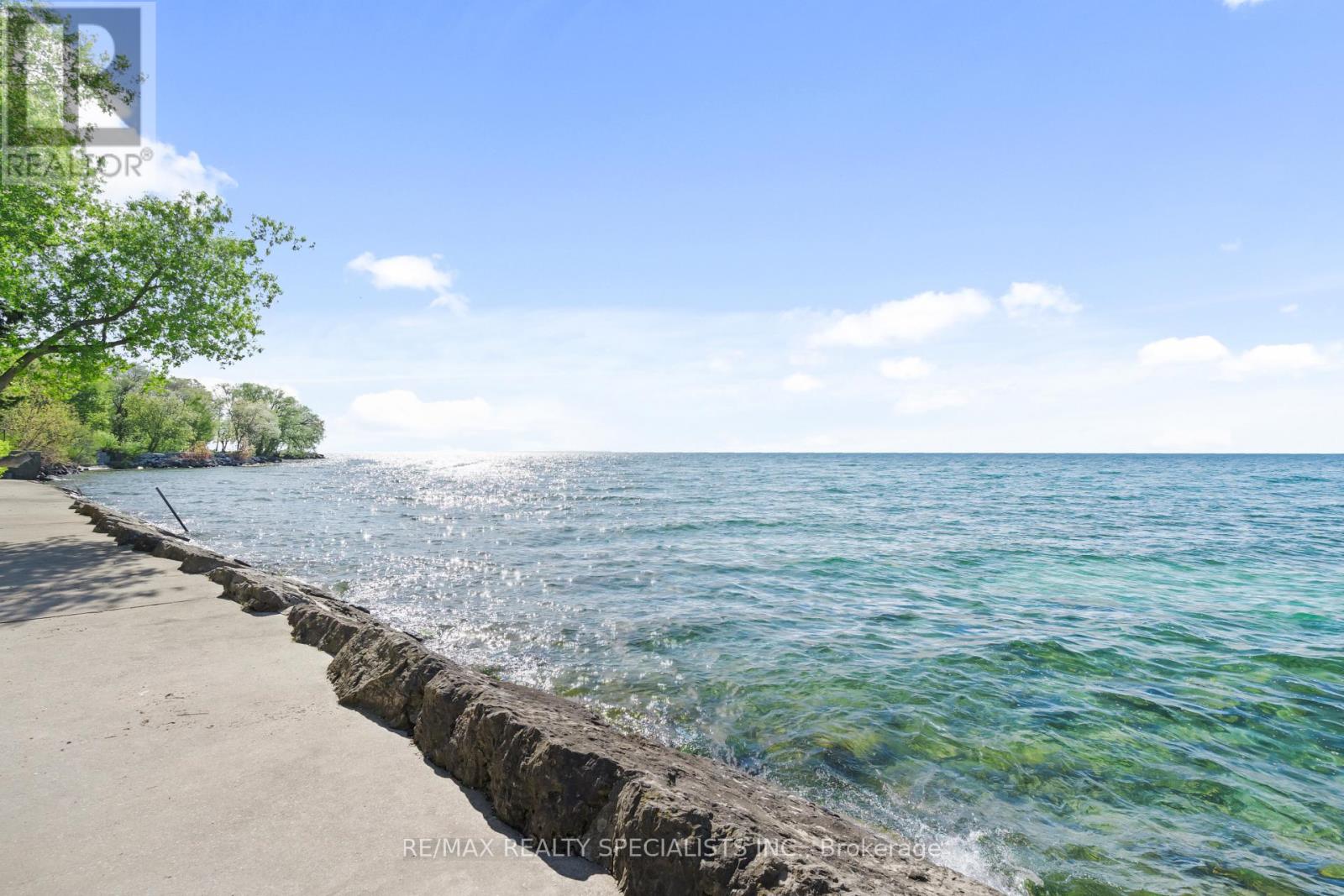 25 - 2697 LAKE SHORE BOULEVARD W