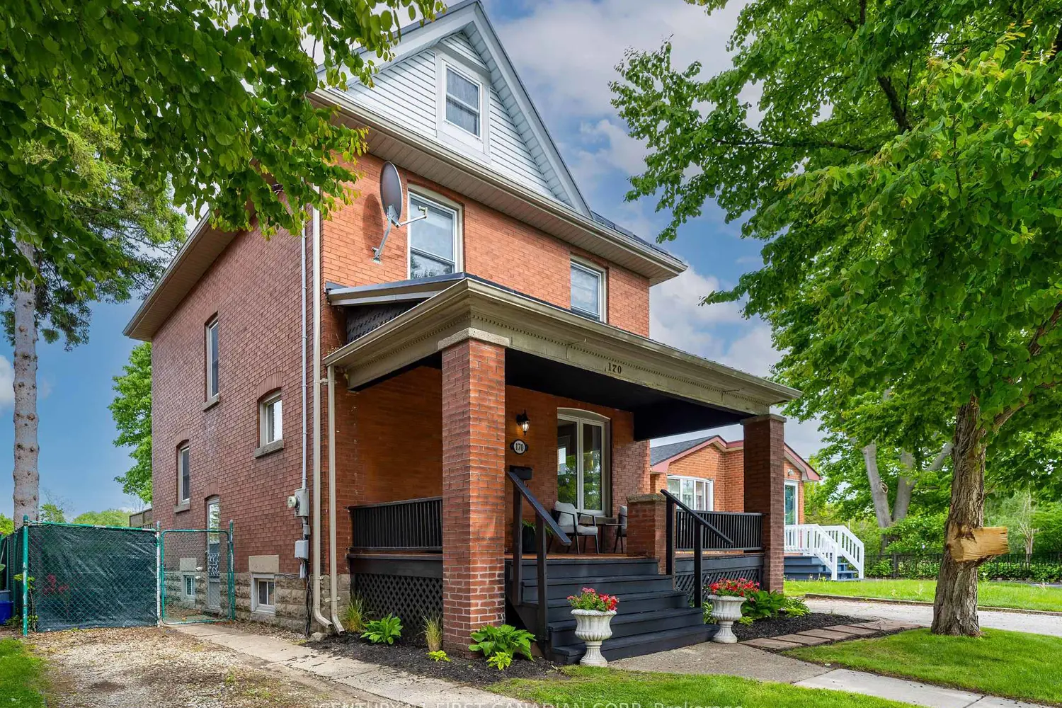 170 Wilson Avenue photo 2