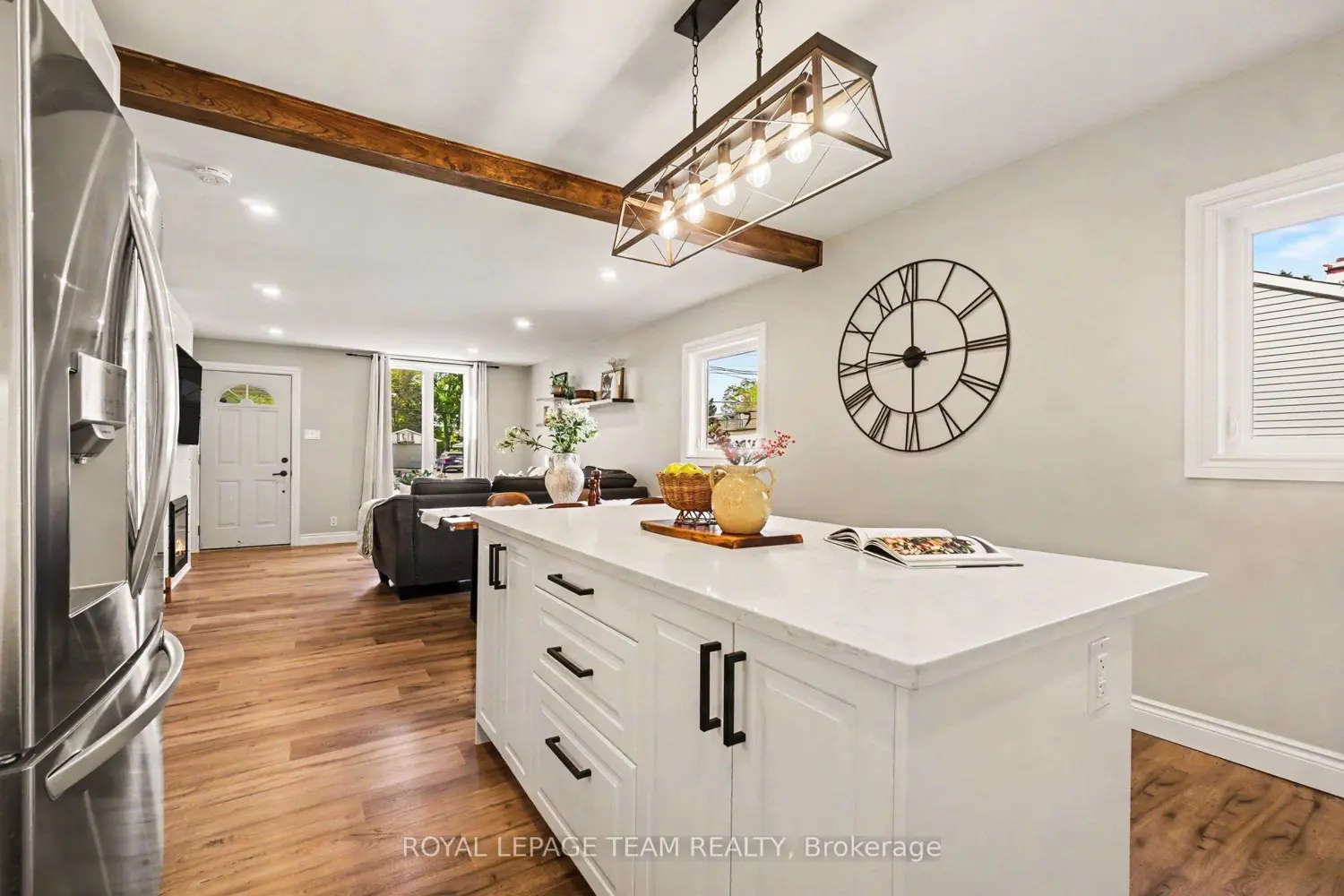 102 Strachan Street photo 4