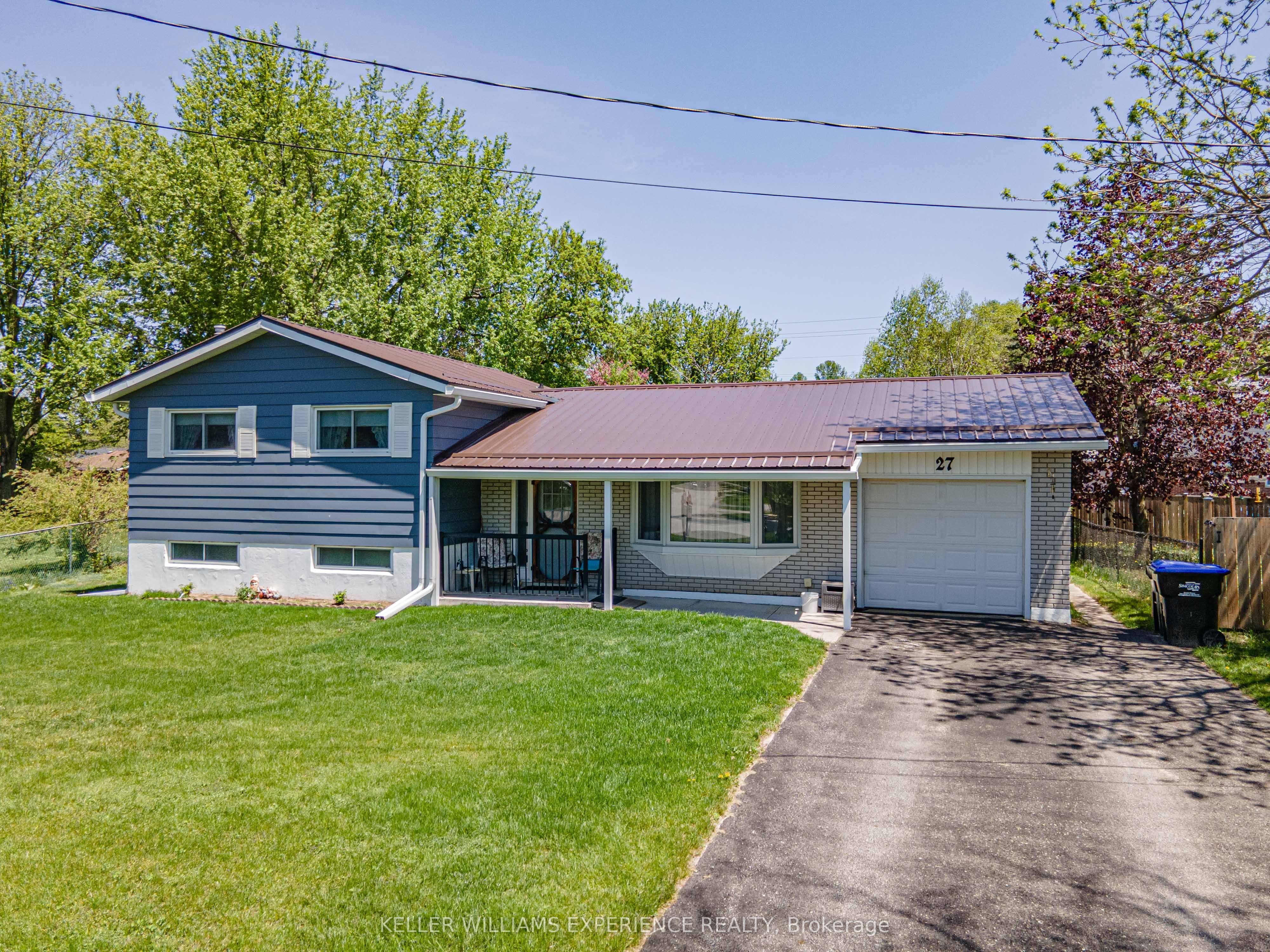27 Larkdale Crescent, Essa, ON, L0M 1B0