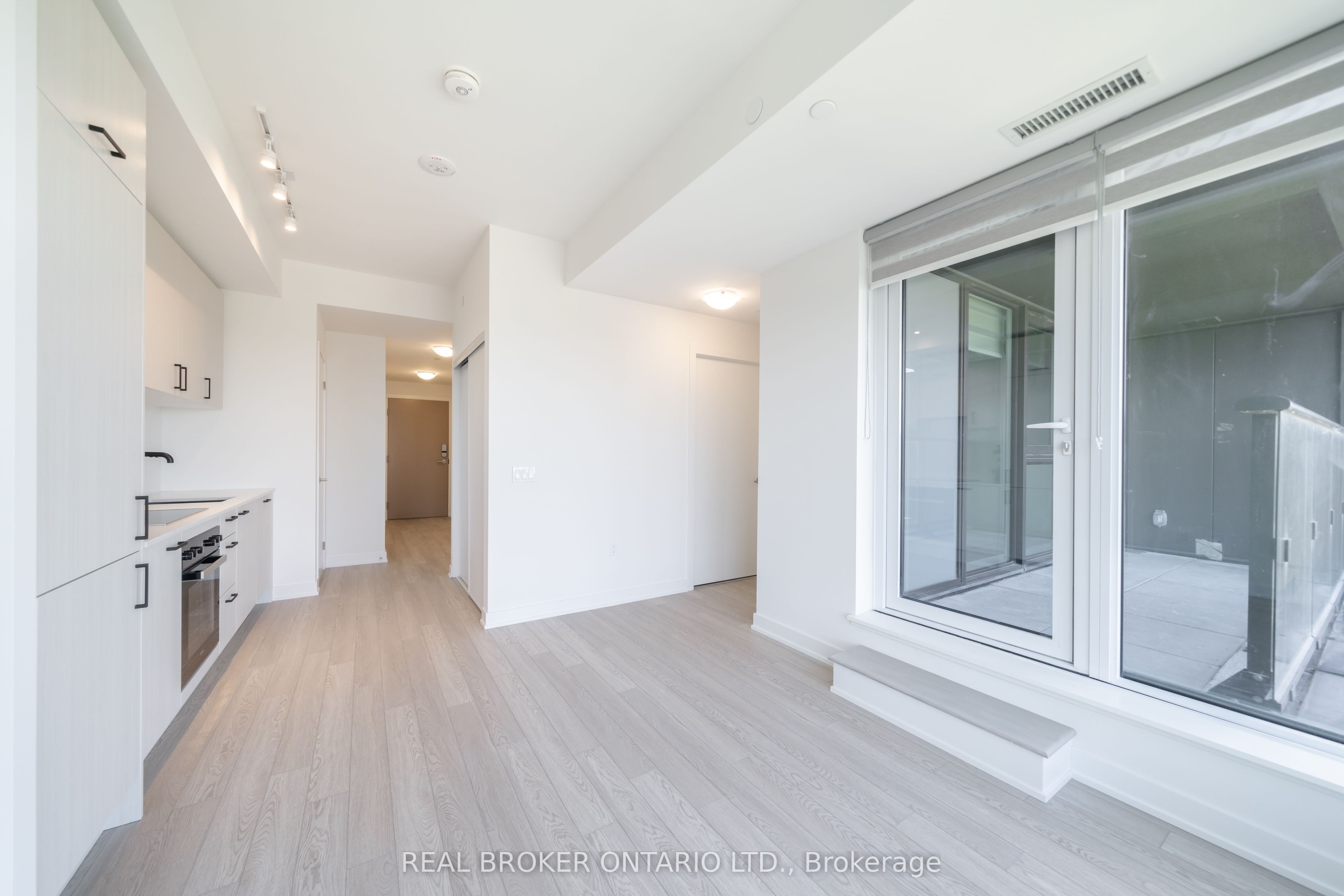 Additional image 2 of 3704-1 Quarrington Lane, Toronto, ON, M3C 0S4