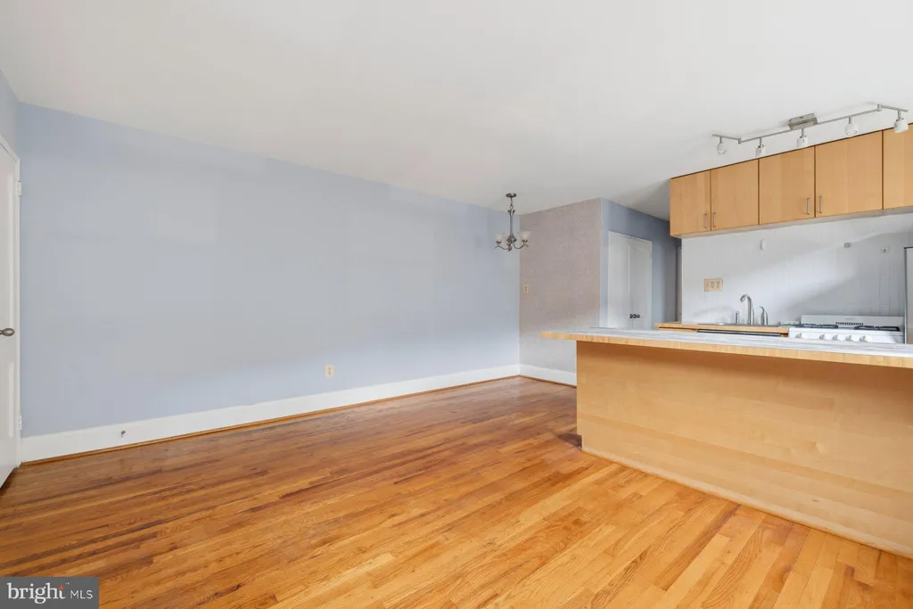 4595 Macarthur Boulevard NW Unit 4, Washington, DC 20007 photo 5