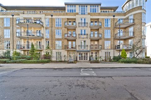 Melliss Avenue, Kew, Surrey TW9