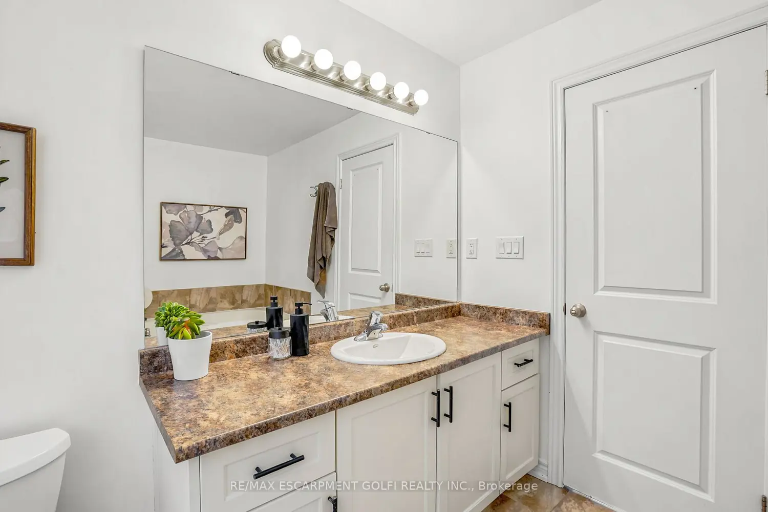 Additional image 8 of 49 Narbonne Crescent