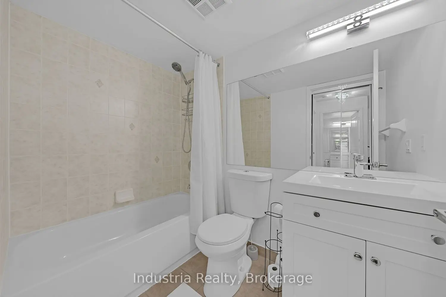 Additional image 8 of 330 Red Maple Road 1204