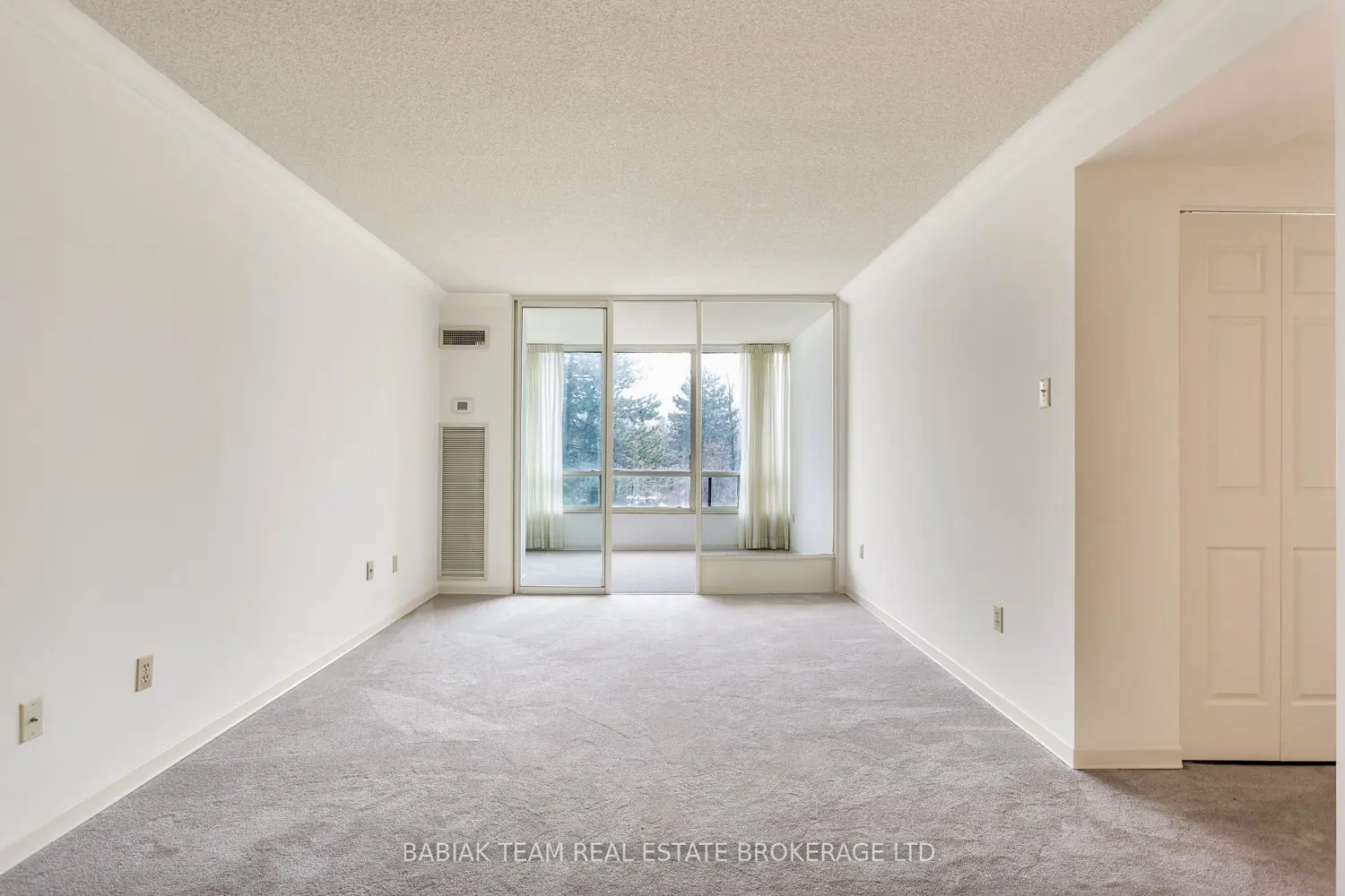 1300 Islington Avenue 303 photo 4