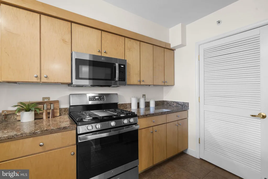 Additional image 11 of 631 D Street NW Unit 1129, Washington, DC 20004