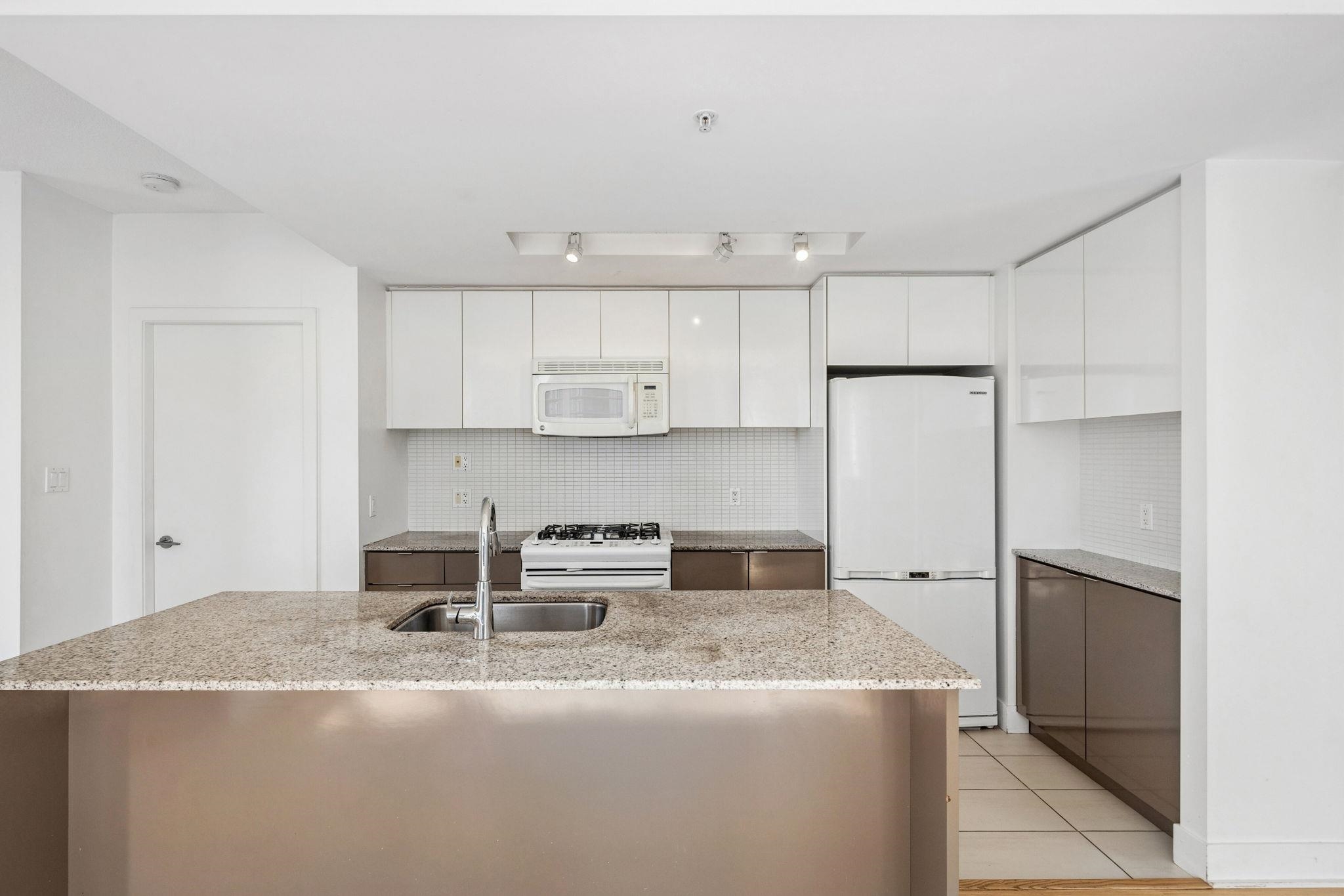 Additional image 4 of 2208-4808 Hazel Street, Burnaby, BC, V5H 0A2