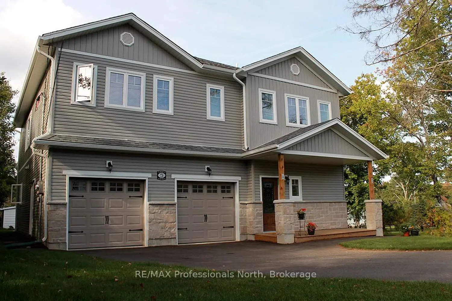 5 Greaves Avenue