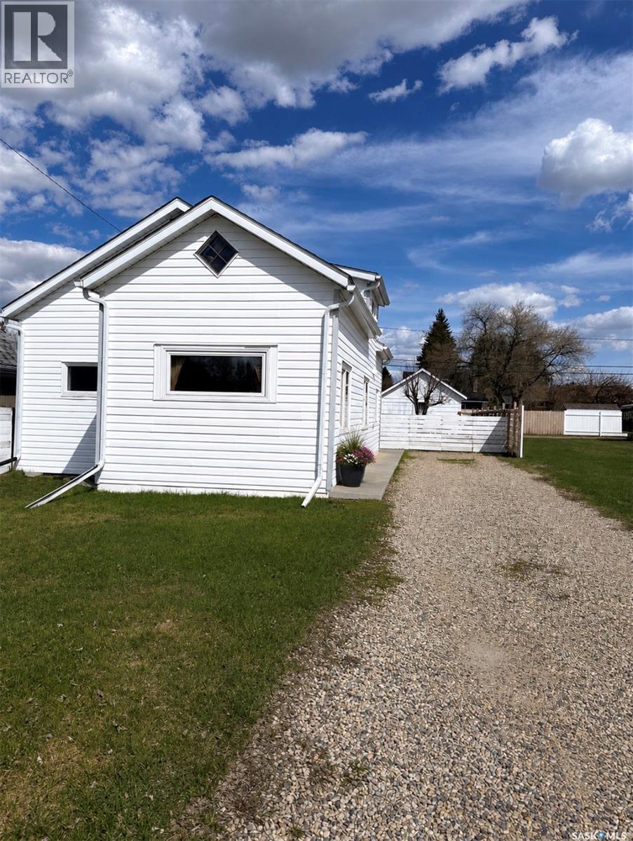 901 2nd STREET W