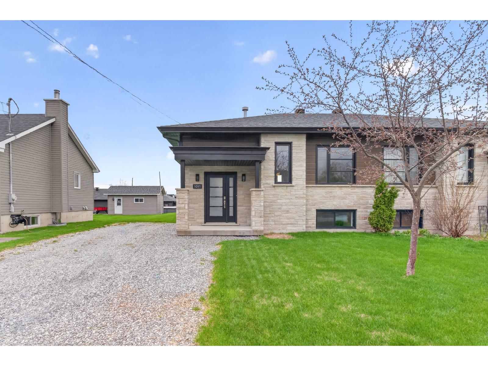 1011 Rue André-Giguère