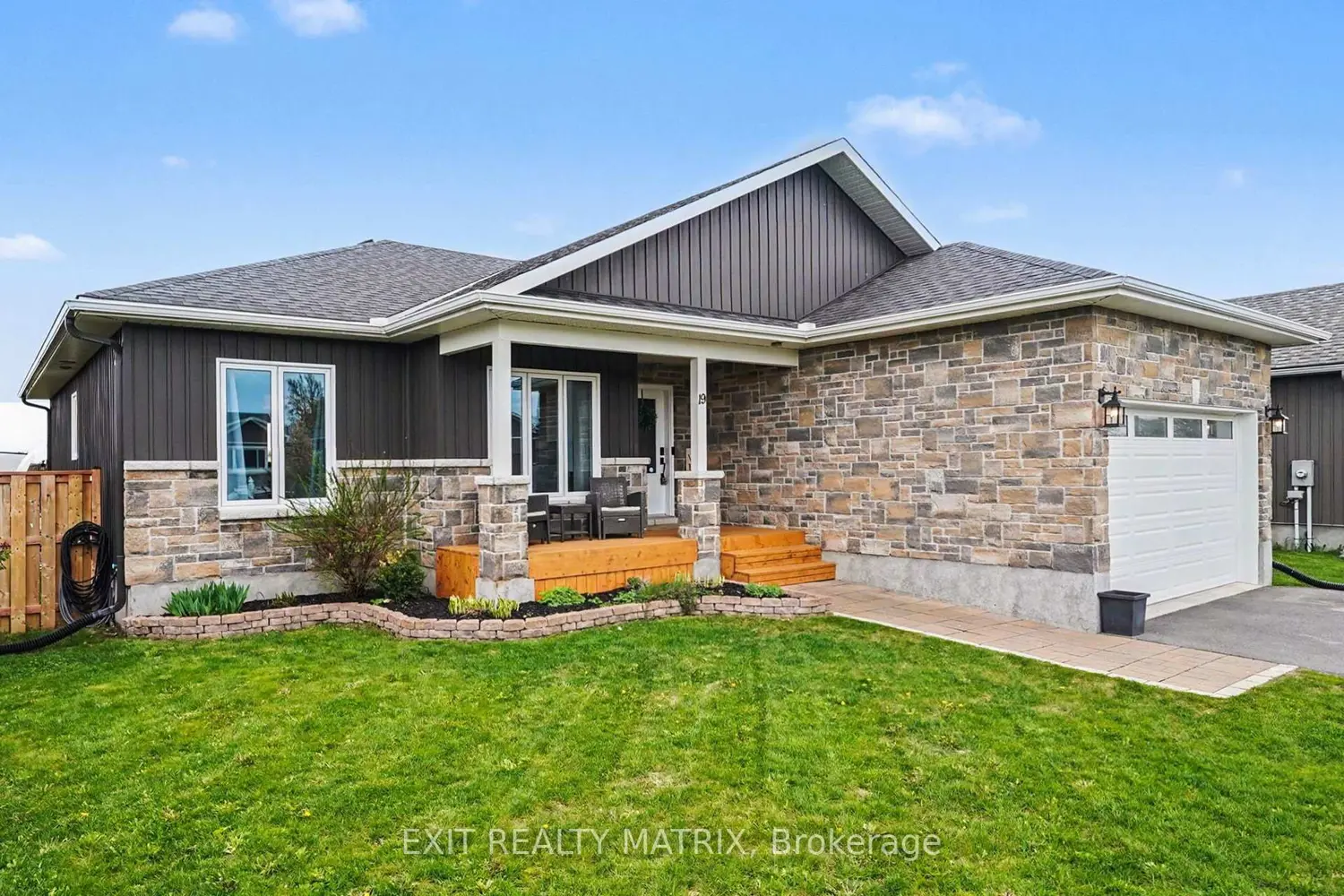 19 Wintonia Drive photo 2